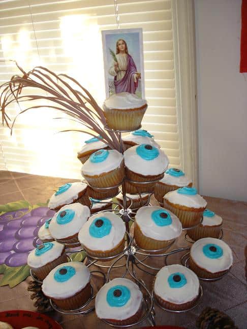 Saint Lucy eye cupcakes