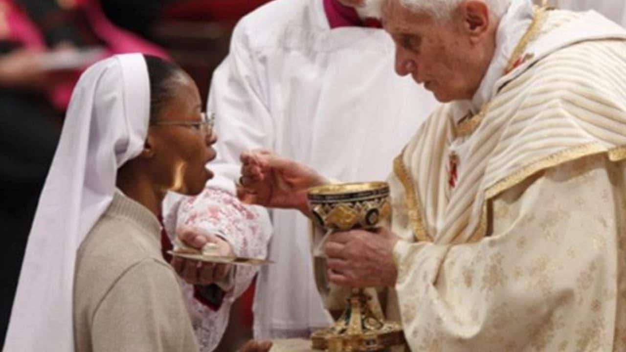 911 Faithful Denied Communion on Tongue at Pope Benedict's Funeral